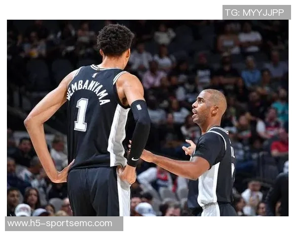 名嘴点评文班亚马身体变化超预期展现强壮实力