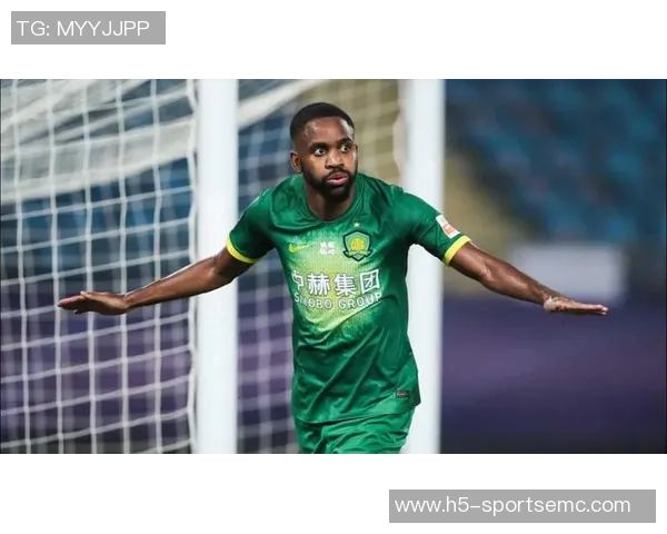 巴坎布门前绝佳机会中横梁球员自投自破成意外进球 巴坎布门前绝佳机会中横梁球员自投自破成意外进球