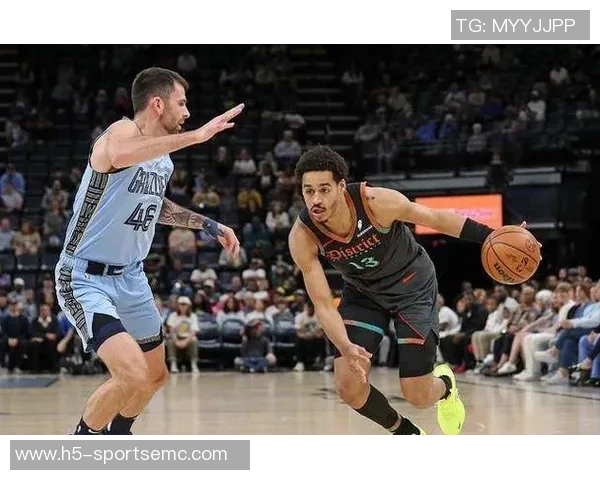 普尔表现低迷仅得7分关键时刻被教练弃用坐板凳引发热议 普尔表现低迷仅得7分关键时刻被教练弃用坐板凳引发热议