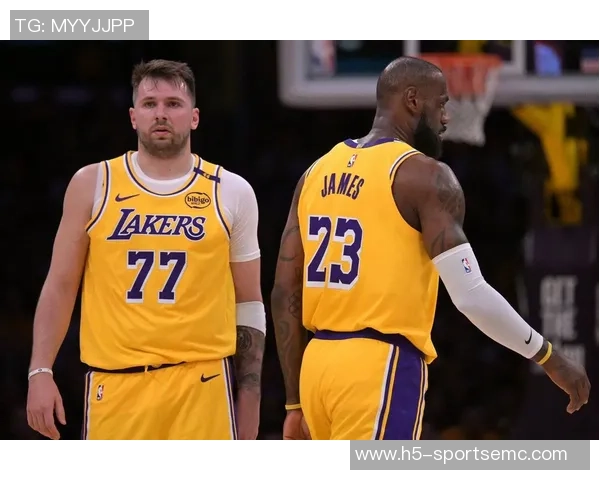 湖人次节遭遇惨败净负18分落后黄蜂9分詹姆斯仅得10分东契奇表现抢眼拿下19分 湖人次节遭遇惨败净负18分落后黄蜂9分詹姆斯仅得10分东契奇表现抢眼拿下19分